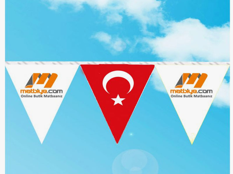 ipe dizili üçgen bayrak