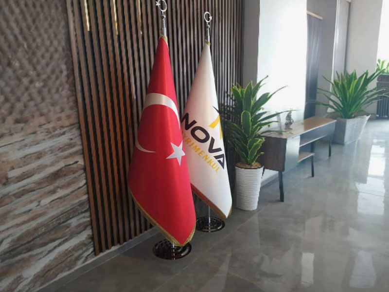 logolu makam bayragi